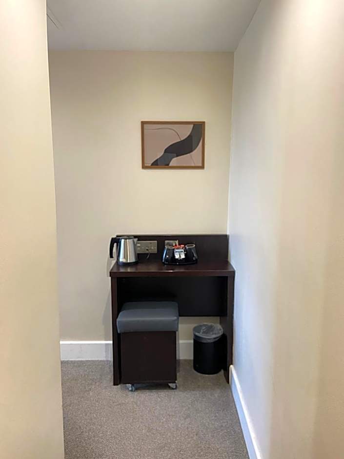 Trebovir Hotel London