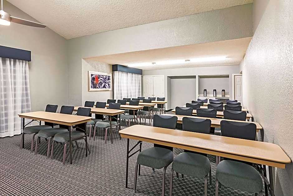 Travelodge by Wyndham Houston Cy-Fair
