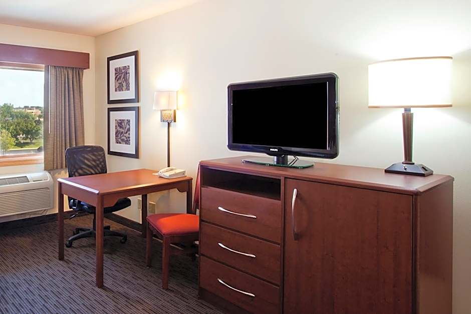 Photo 1 of 6 of Deluxe Studio 1 King Bed Suite