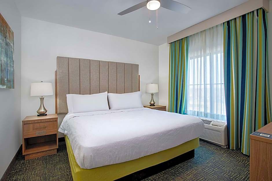 Photo 1 of 18 of Boardroom 1 Bedroom 1 King Bed