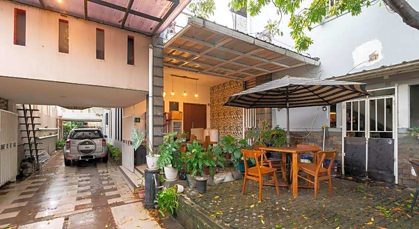 Safaraz Garden near Galaxy Bekasi Mitra RedDoorz