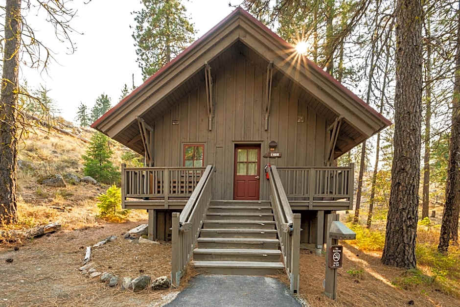 Photo 1 of 7 of Cabin