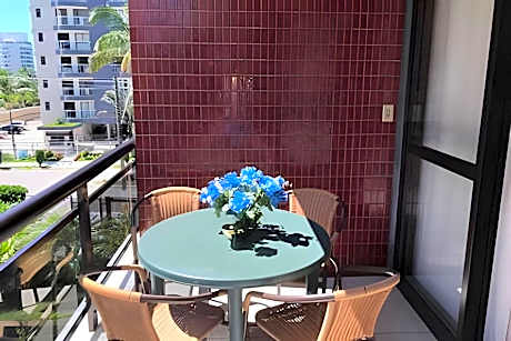 RIVIERA: M6 PRAÇA DAS ARTES 24 Duplex, Perto da Praia, Vista para as Piscinas, 3Dorms+Sala Íntima, 2½Banh, 2Gar, Ar+Ventiladores, Wi-Fi, Tela de Proteção, Varanda com Churrasqueira Ecológica, até 8-9Hóspedes