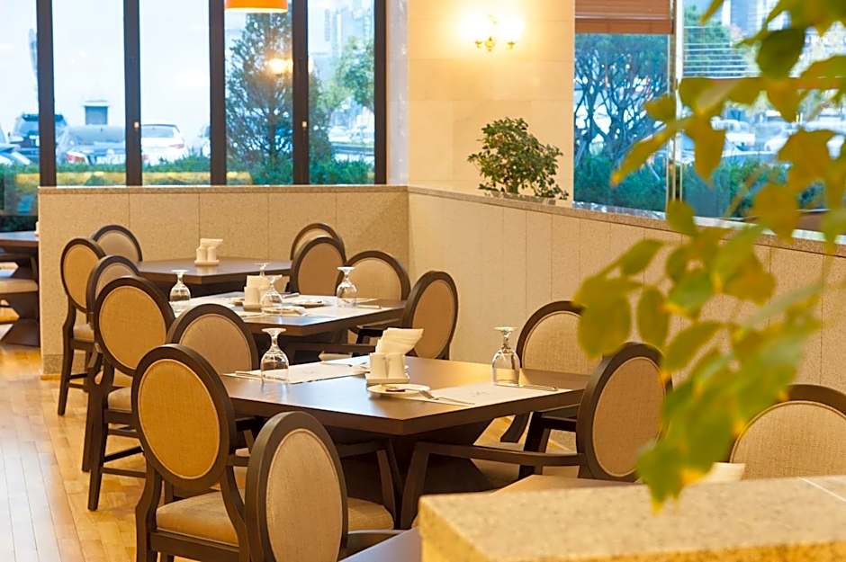 Fontana Beach Hotel