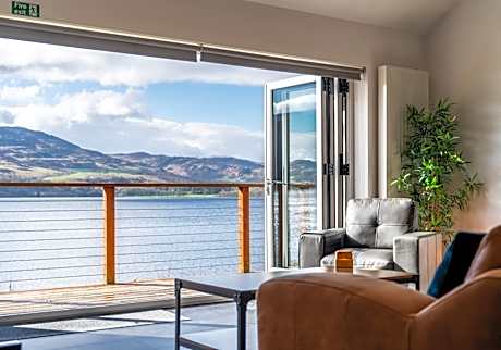 Shoreland Lodges - Holly Lodge