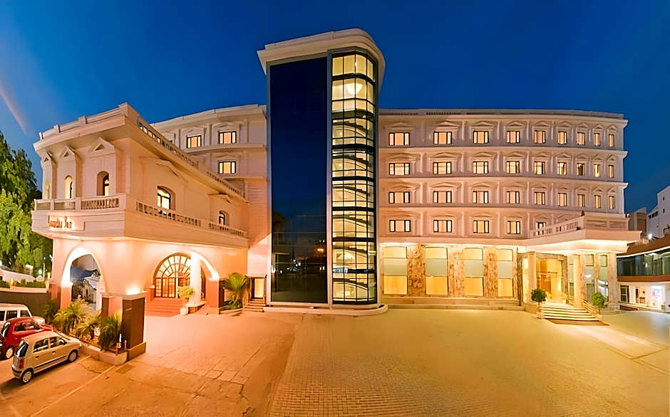 Anandha Inn Convention Centre and Suites