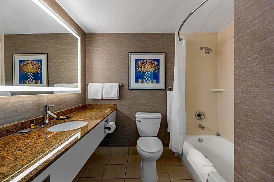 Best Western Plus Fresno Airport Hotel