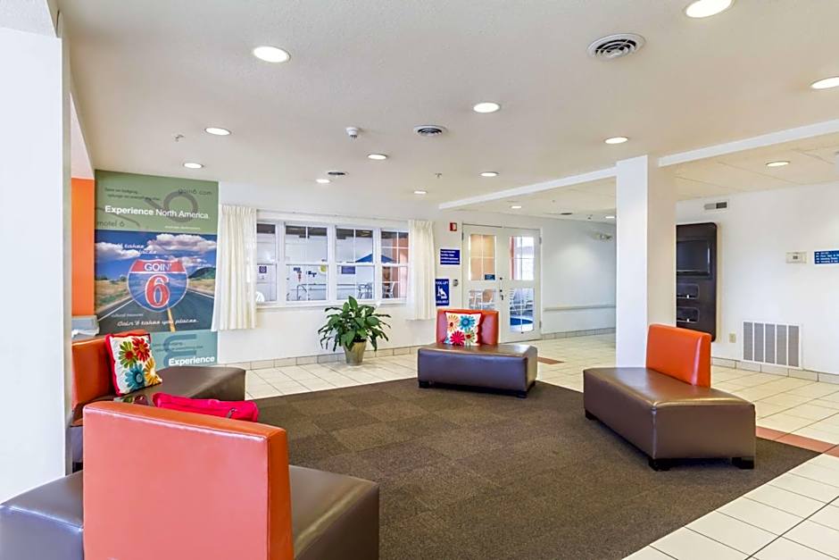 Motel 6-Huron, OH - Sandusky