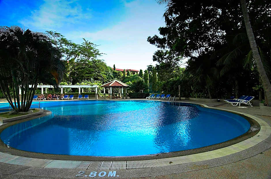 Waterfront Suites Phuket By Centara