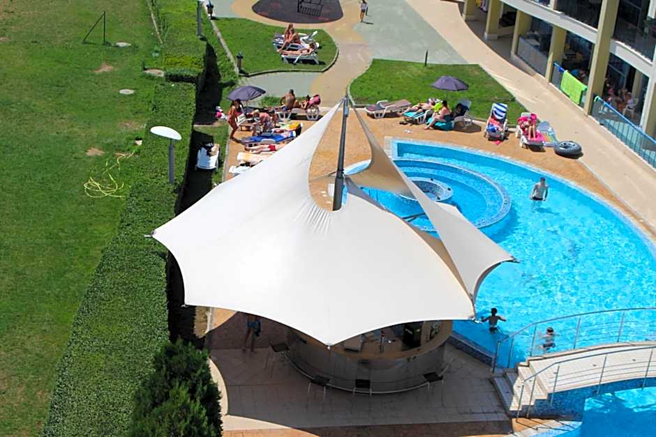 Aparthotel Marina Holiday Club - All Inclusive & Free Parking