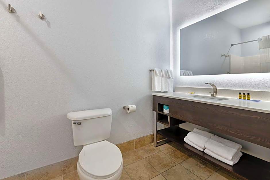 Best Western Plus Appleton Airport Mall Hotel