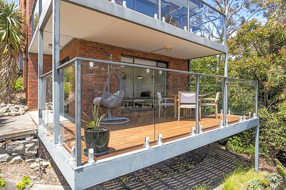 The View 2 bed unit with stunning Hobart outlook