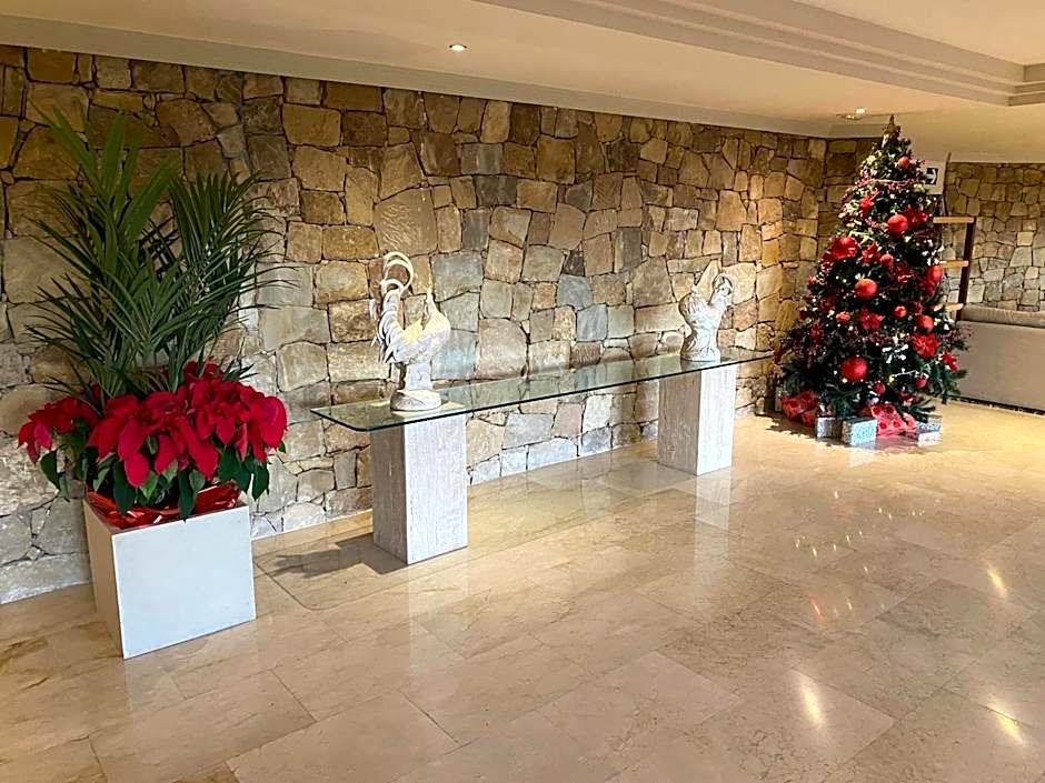 Stunning suite at Hotel Del Golf, 5 stars and frontline Golf, Porto Banus, Marbella