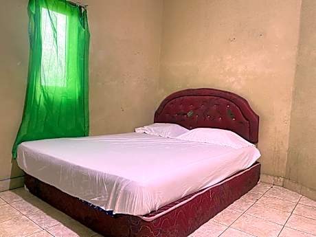 SPOT ON Room without Air Conditioning