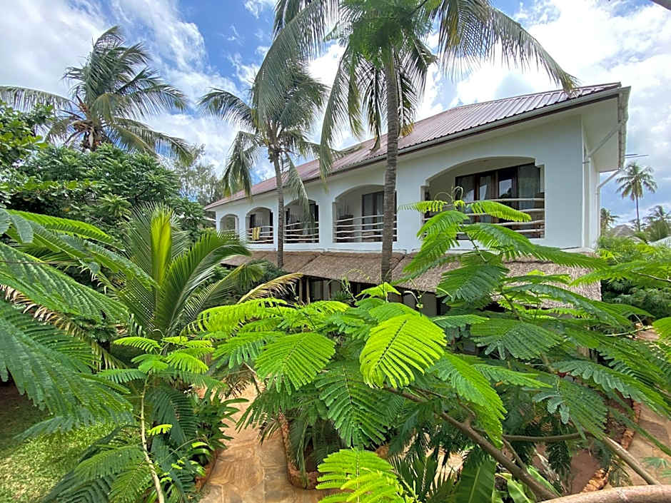 Siri Beach Lodge