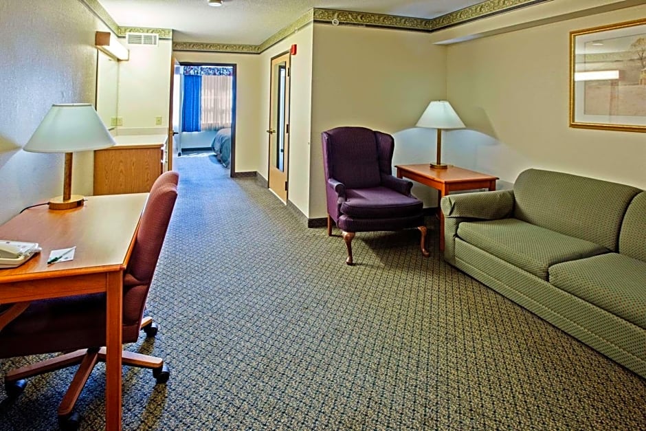 Country Inn & Suites by Radisson, Lansing, MI