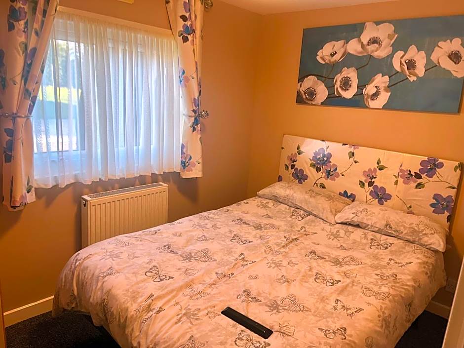 Red Deer Village Holiday Park - 3 Bedroom, Self-Catering Chalet