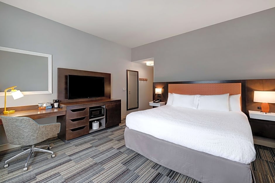 Hampton Inn By Hilton & Suites Tulare