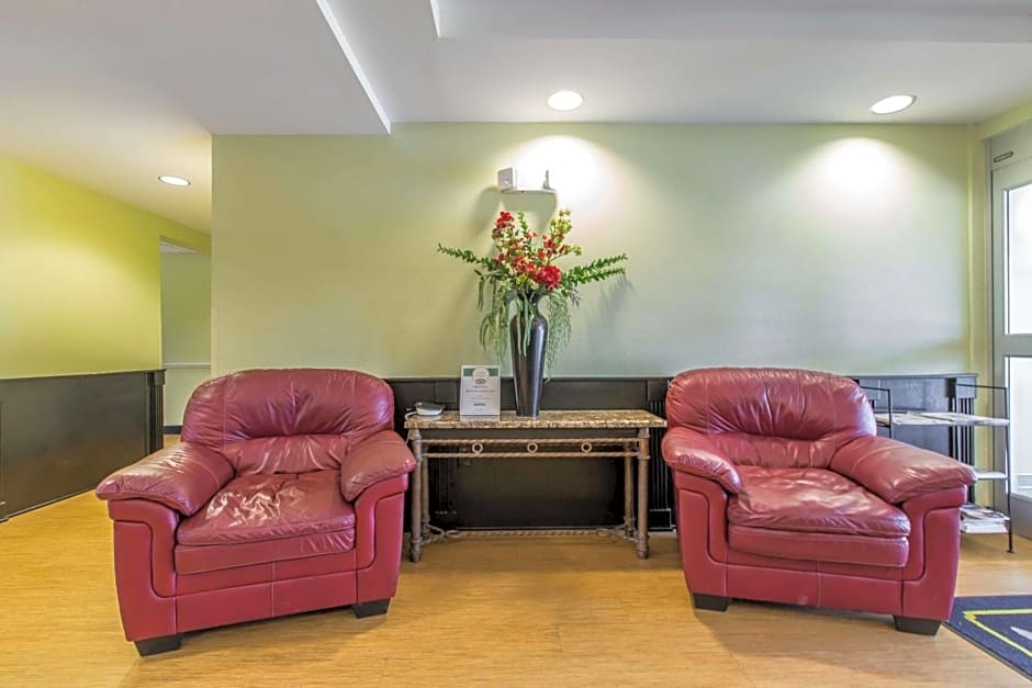 MainStay Suites Jacksonville near Camp Lejeune