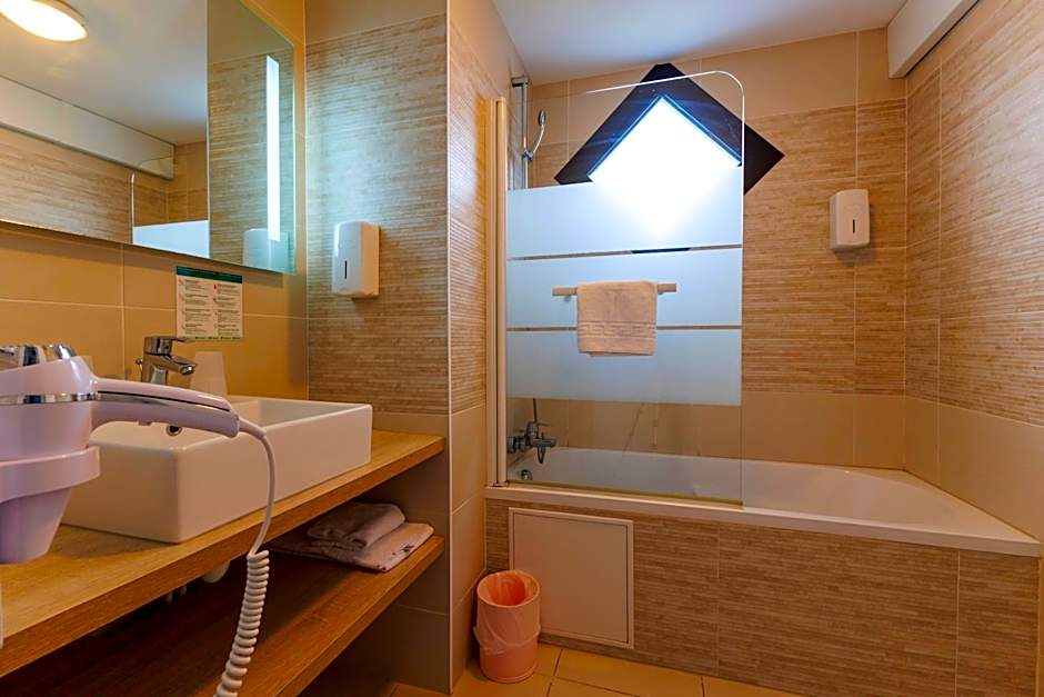 Logis Hôtel Le Rochelois