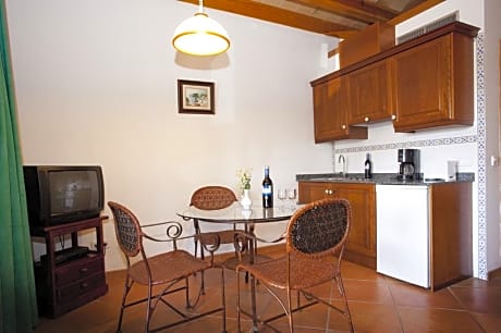 JUNIOR SUITE 4 ADULTS OR 2 ADULTS + 2 CHILDREN