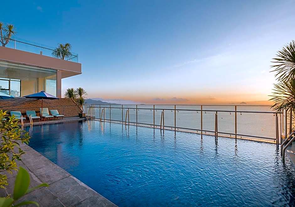 Maple Hotel & Apartment