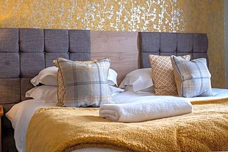 Twin/Double Room with Shower