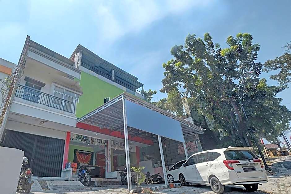 OYO Life 92877 Hotel Rainbow 7296