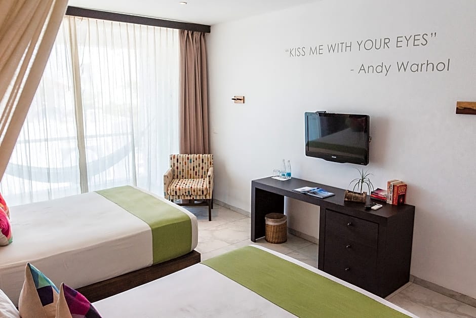 Soho Playa Hotel