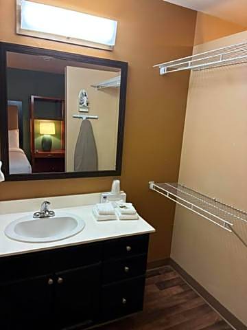 Hawthorn Extended Stay by Wyndham Irving Las Colinas