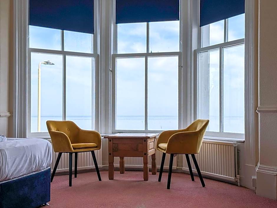 Delmont Hotel & View Restaurant