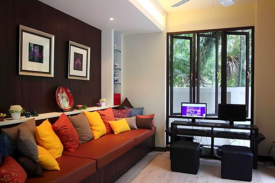 Sawasdee Hotel @ Sukhumvit Soi 8