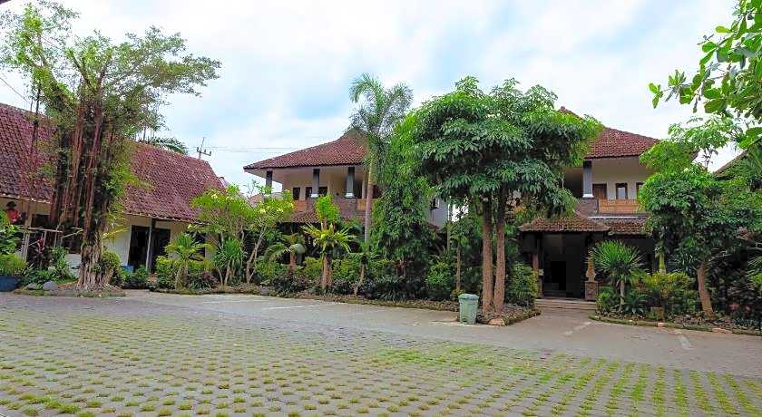 Hotel Mahkota Plengkung