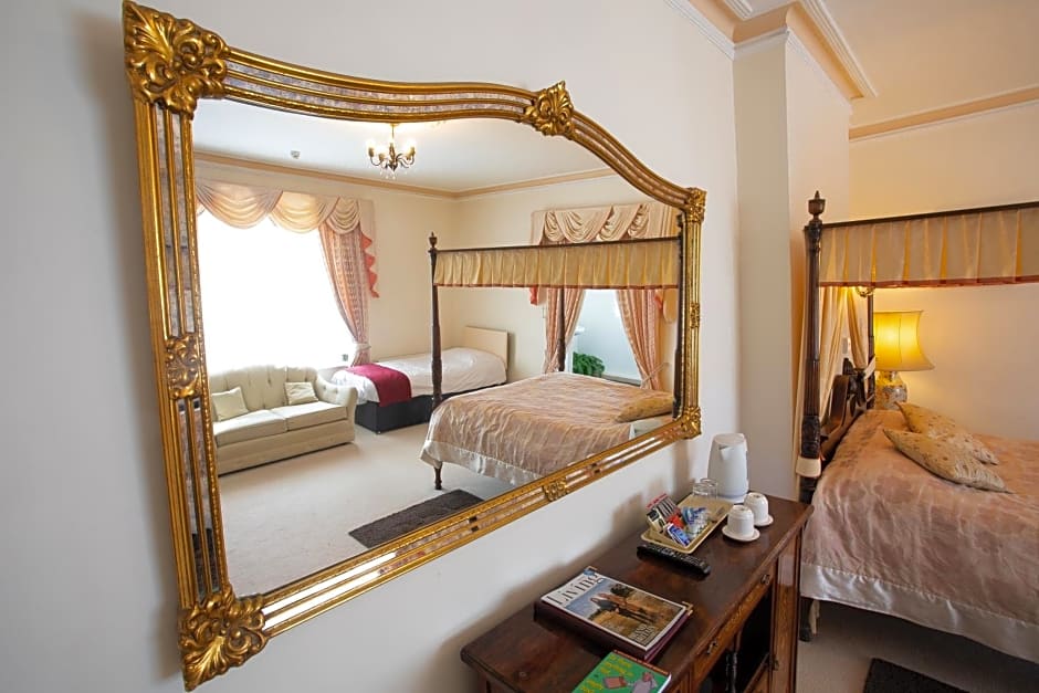 Fines Bayliwick Hotel