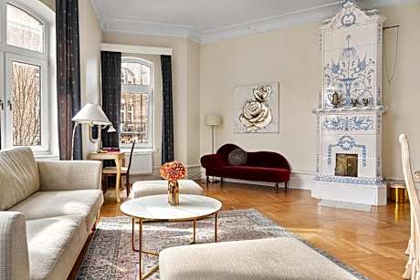 Executive King Suite - Non-Smoking