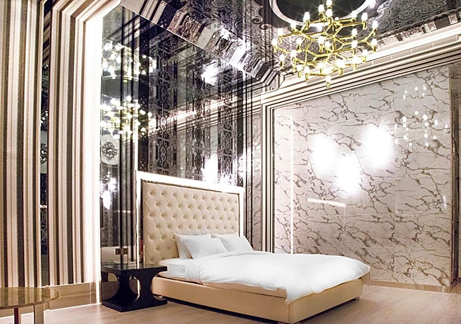 Royal Group Motel Fengshan Branch