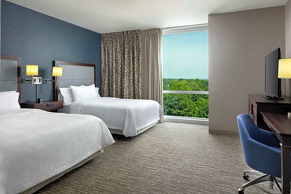 Hampton Inn By Hilton & Suites Teaneck/Glenpointe
