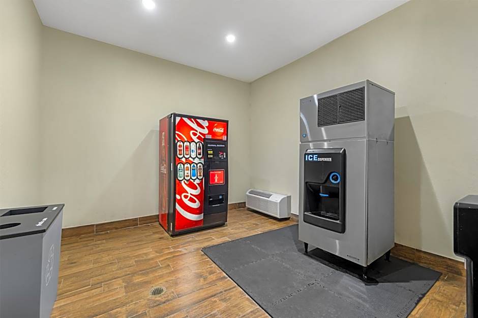 Best Western Plus Shamrock Inn & Suites