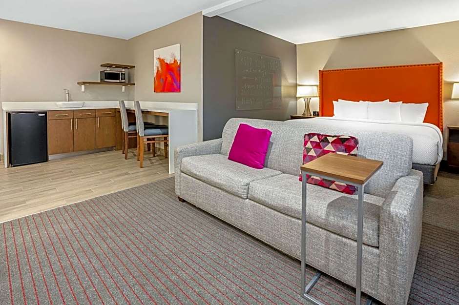 La Quinta Inn & Suites by Wyndham Seattle-Federal Way