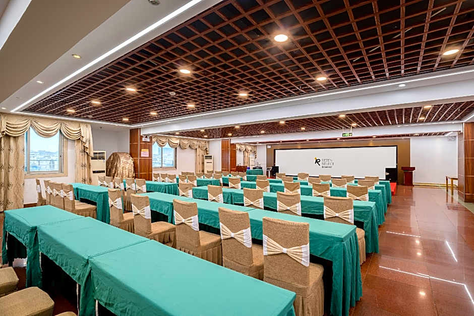 Rezen Select Hotel Yizhou Bus and Freight Service Station