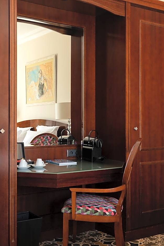 Photo 1 of 4 of Exclusive, Terrace
