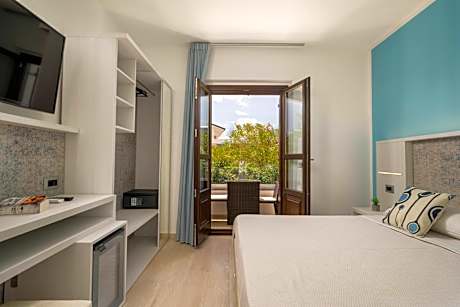 Family Room with Side Sea View