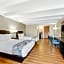 Red Carpet Inn & Suites Philadelphia NorthEast