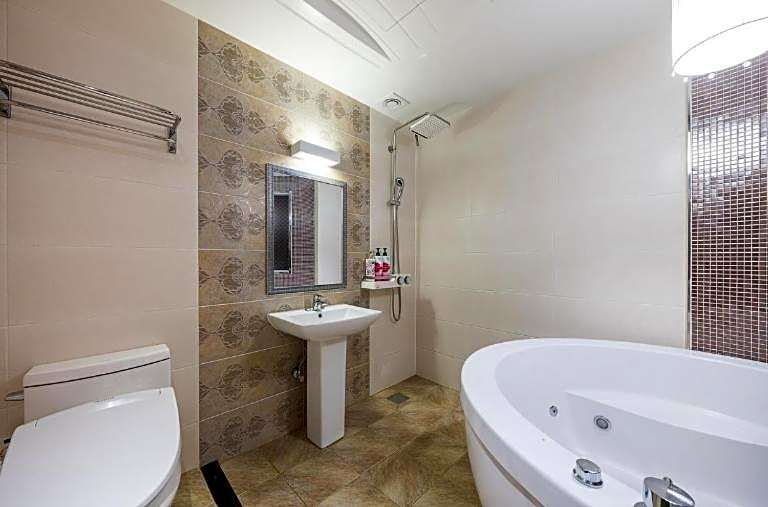 Zara Hotel Peace Square