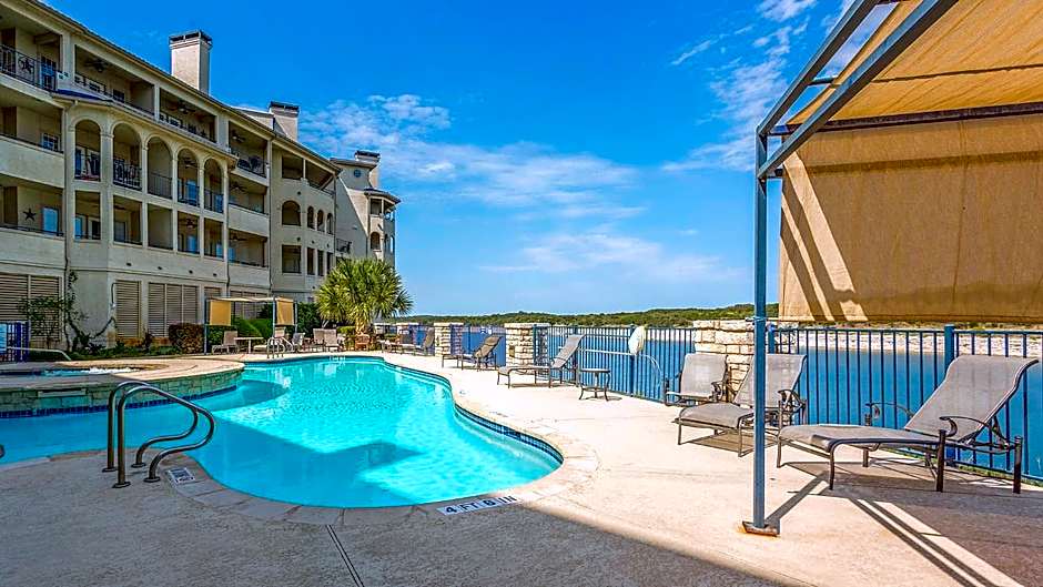 Lake Travis Stunning Waterfront, Sunset & Pool Views, Pet Friendly, Boat Ramp, Lago Vista, Texas