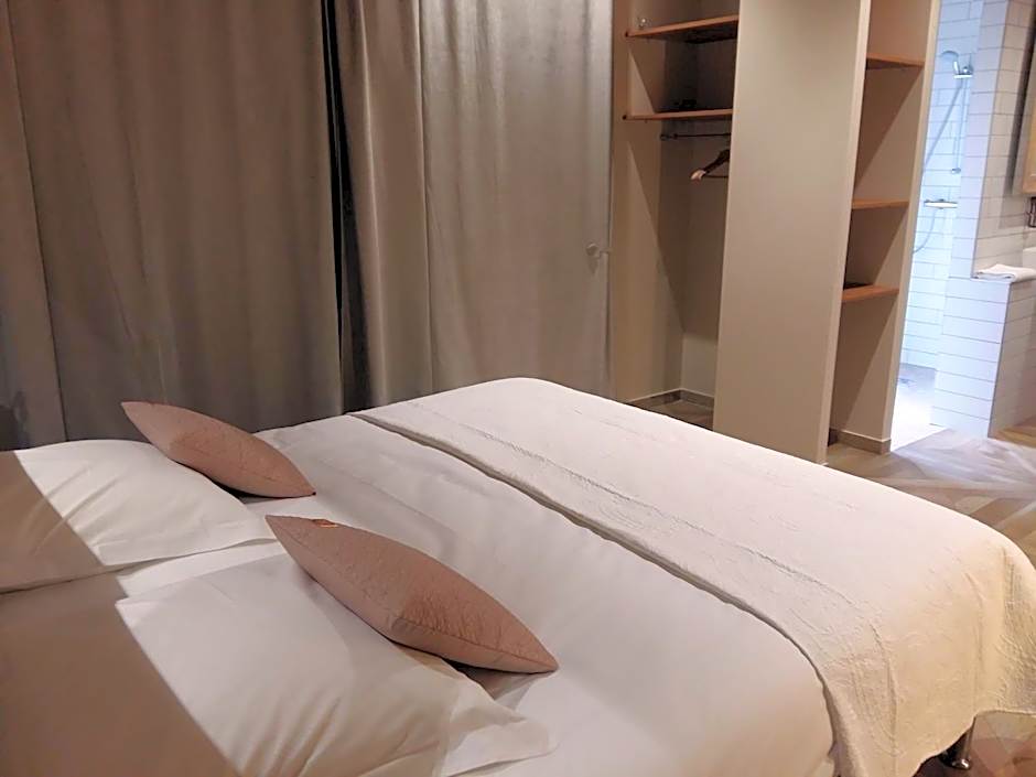 What Else Hotel