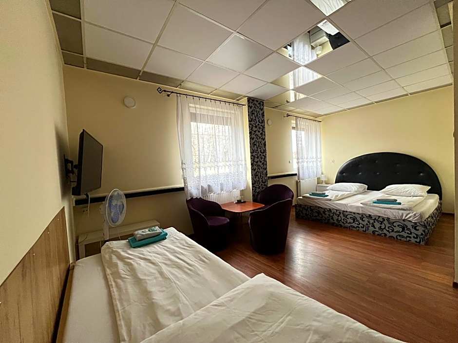 ETNA - Hostel -Noclegi Rzeszów 24 Pokoje