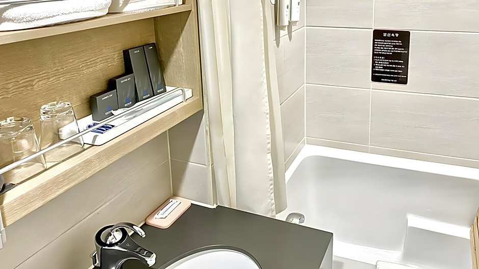 Chungchoho Best Hotel
