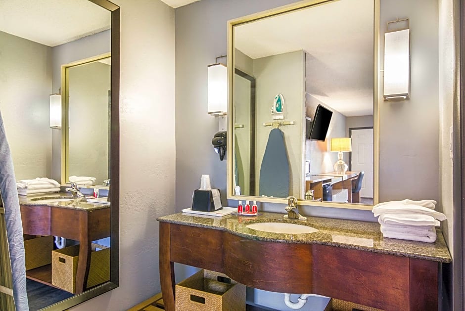 Econo Lodge Brunswick I-95