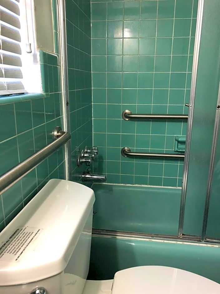 May-Dee Suites in Florida